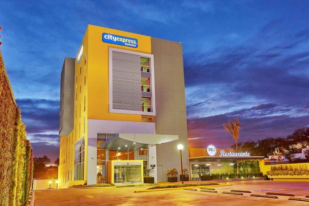 Las Pintas City Express By Marriott Guadalajara Aeropuerto מראה חיצוני תמונה