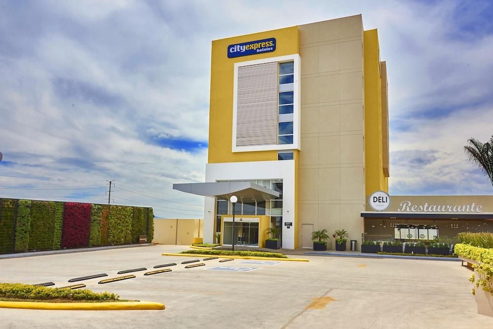 Las Pintas City Express By Marriott Guadalajara Aeropuerto מראה חיצוני תמונה