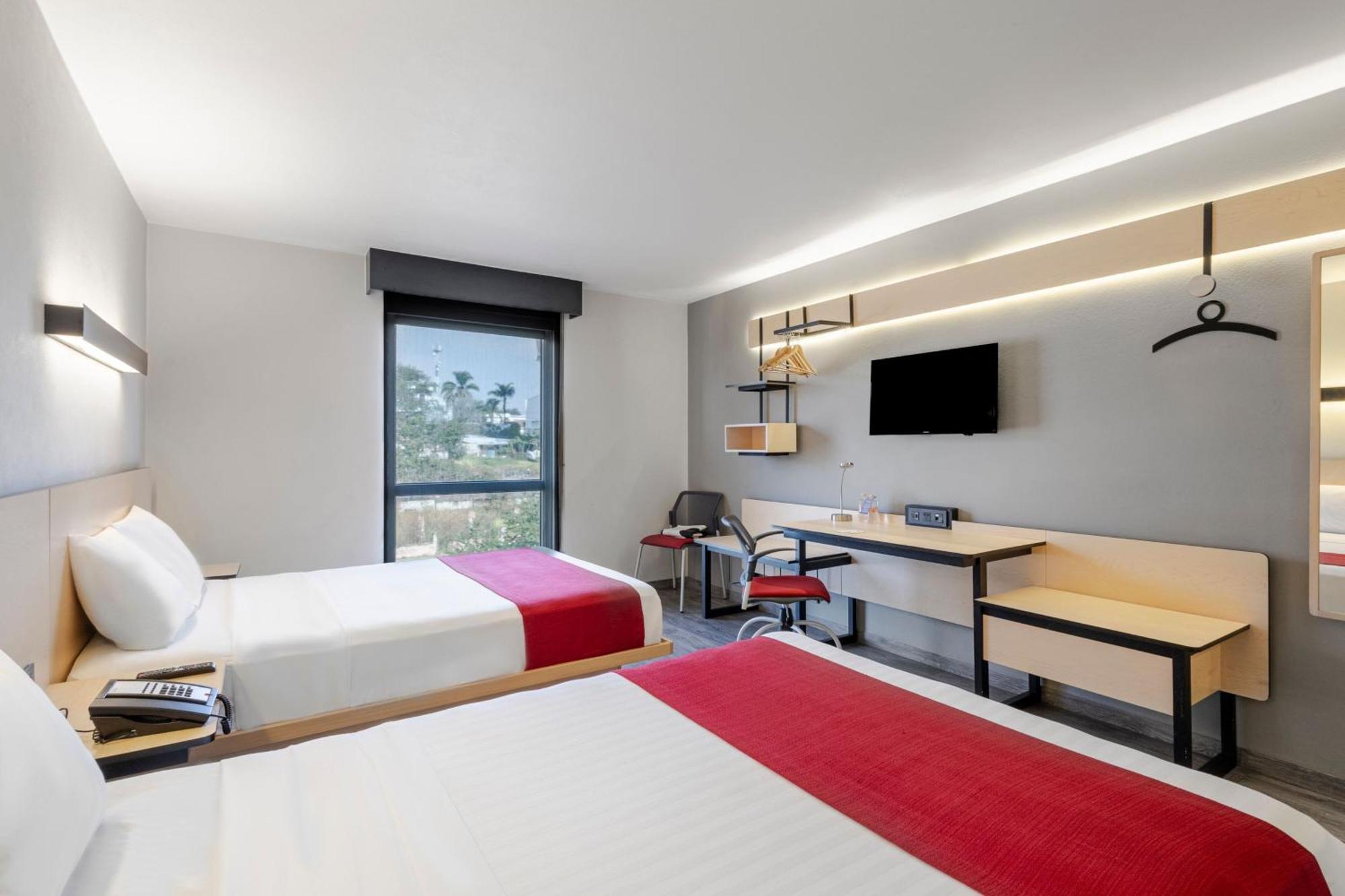 Las Pintas City Express By Marriott Guadalajara Aeropuerto מראה חיצוני תמונה