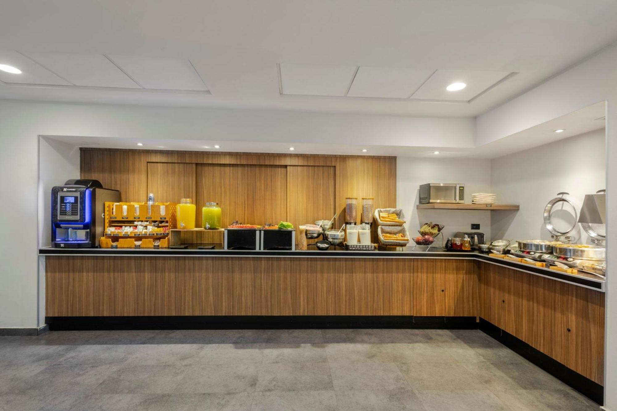 Las Pintas City Express By Marriott Guadalajara Aeropuerto מראה חיצוני תמונה