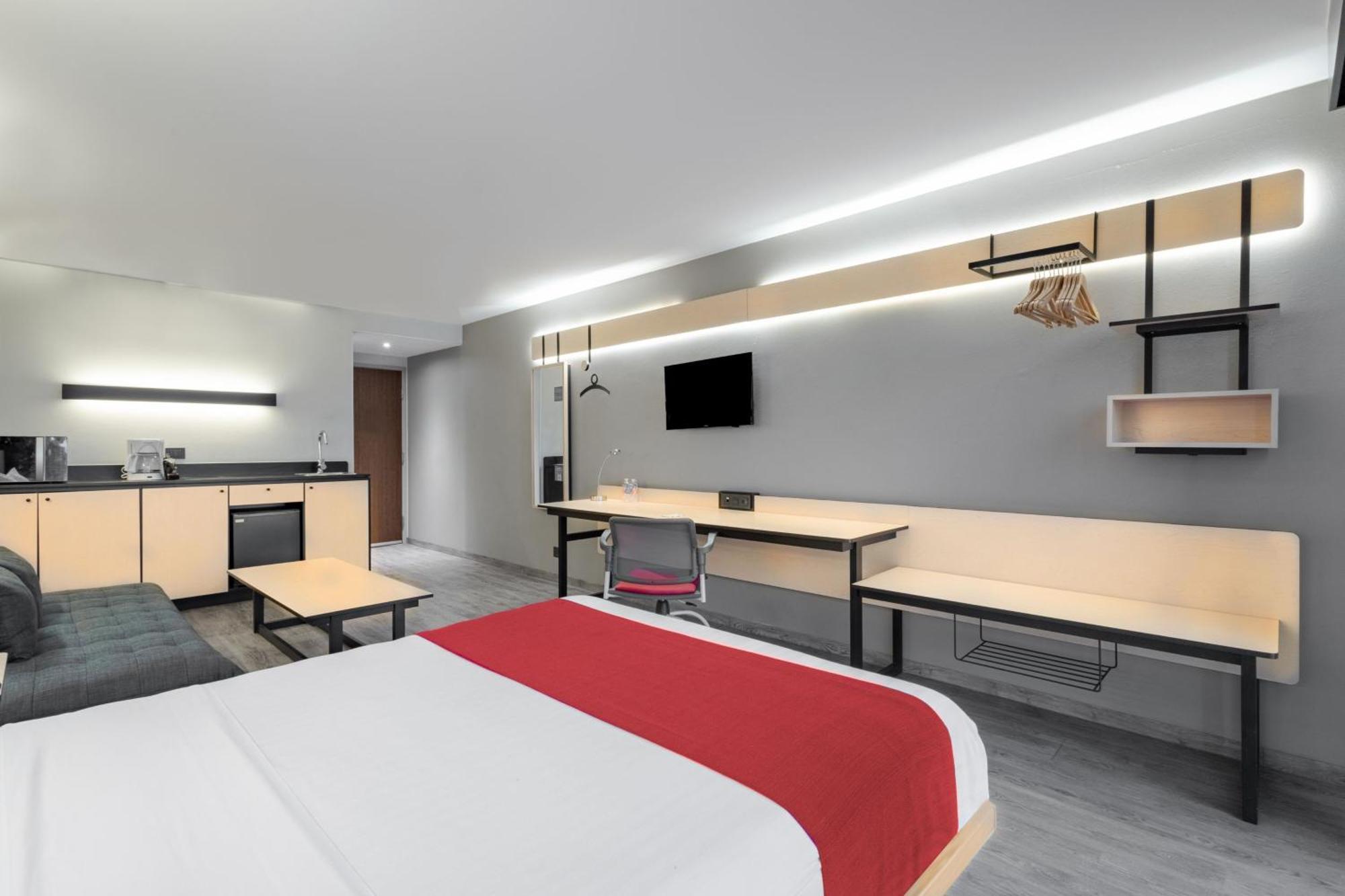 Las Pintas City Express By Marriott Guadalajara Aeropuerto מראה חיצוני תמונה