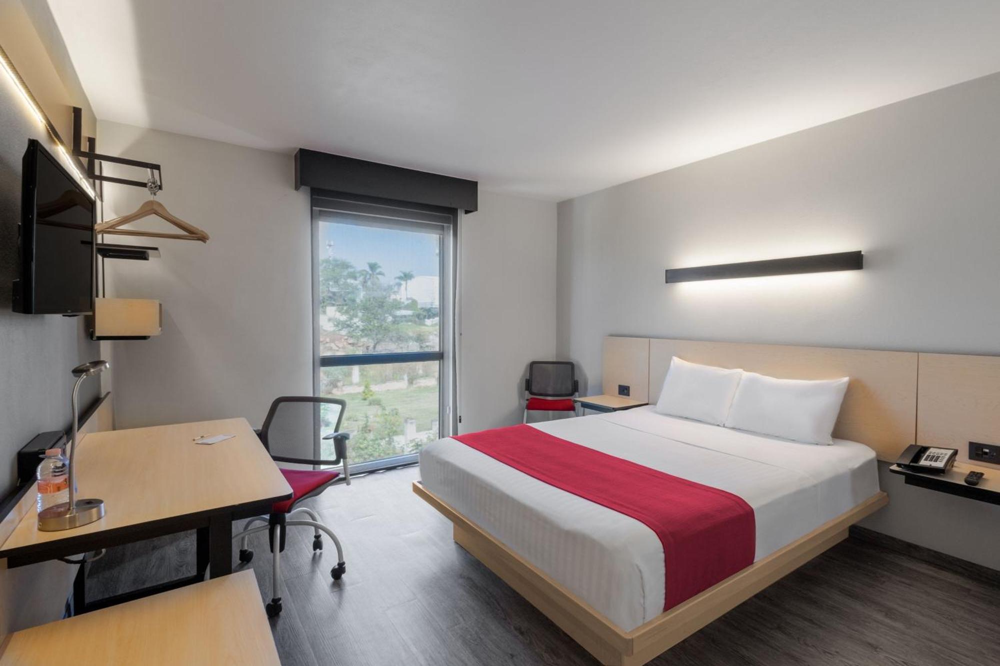 Las Pintas City Express By Marriott Guadalajara Aeropuerto מראה חיצוני תמונה